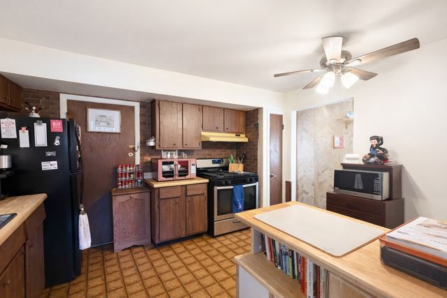 1320B Lore Lane 110, Lombard, IL 60148