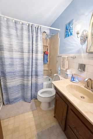 1320B Lore Lane 110, Lombard, IL 60148