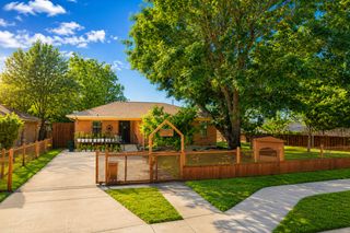 9206 Donnybrook Lane, Dallas, TX 75217