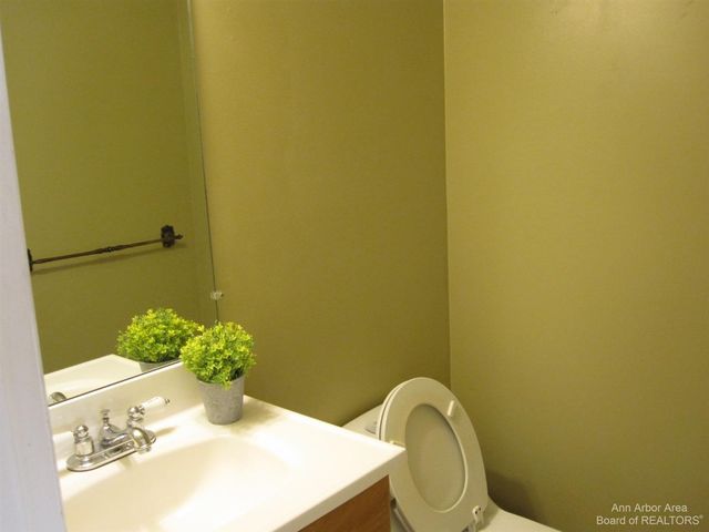 3238 Alpine Drive, Ann Arbor, MI 48108