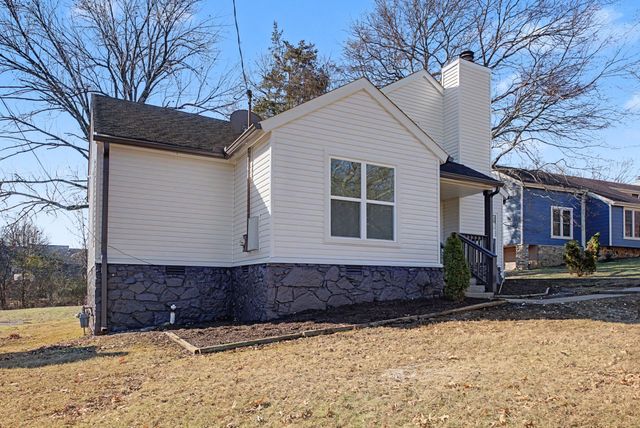 521 New Castle Ln, Hermitage, TN 37076