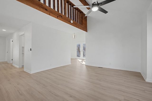 521 New Castle Ln, Hermitage, TN 37076