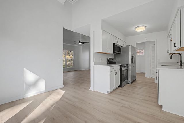 521 New Castle Ln, Hermitage, TN 37076