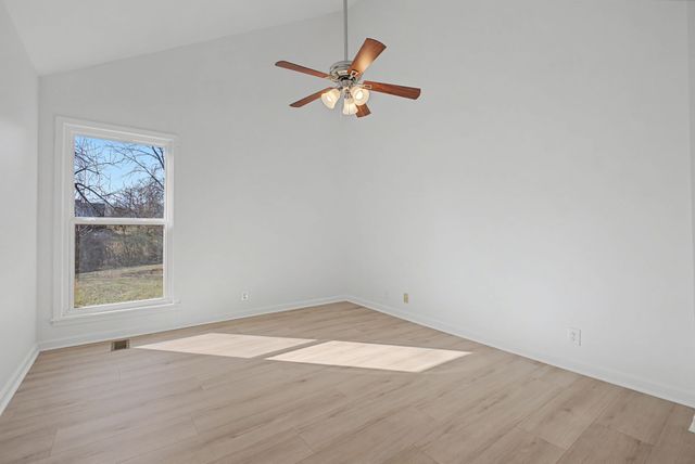 521 New Castle Ln, Hermitage, TN 37076