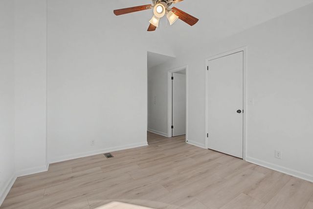 521 New Castle Ln, Hermitage, TN 37076