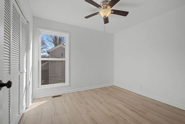 521 New Castle Ln, Hermitage, TN 37076