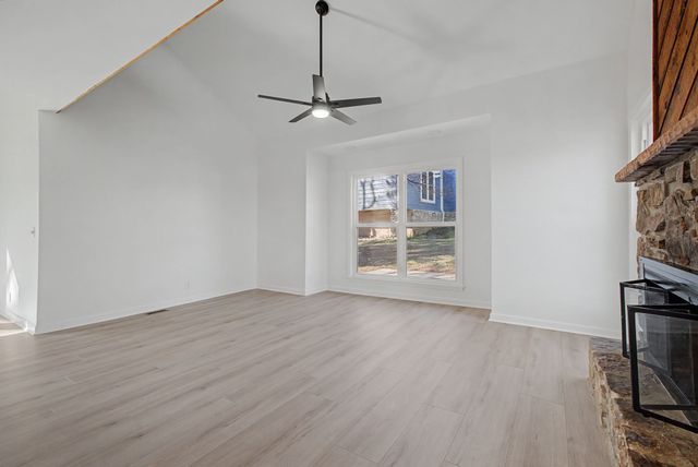 521 New Castle Ln, Hermitage, TN 37076