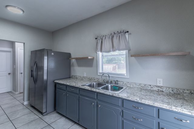 2714 26th Street, Fort Worth, TX 76106