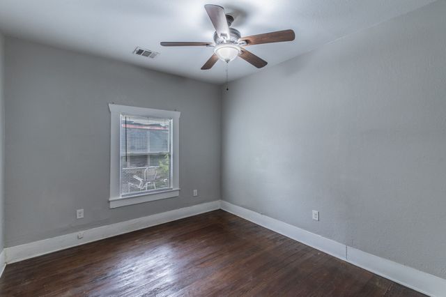2714 26th Street, Fort Worth, TX 76106