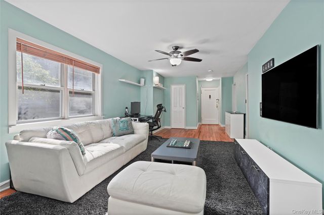 330 S Broadway D11, Tarrytown, NY 10591