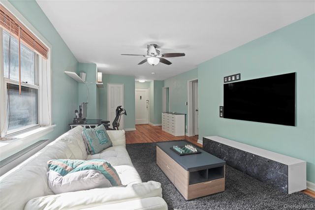 330 S Broadway D11, Tarrytown, NY 10591