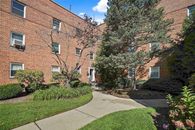330 S Broadway D11, Tarrytown, NY 10591