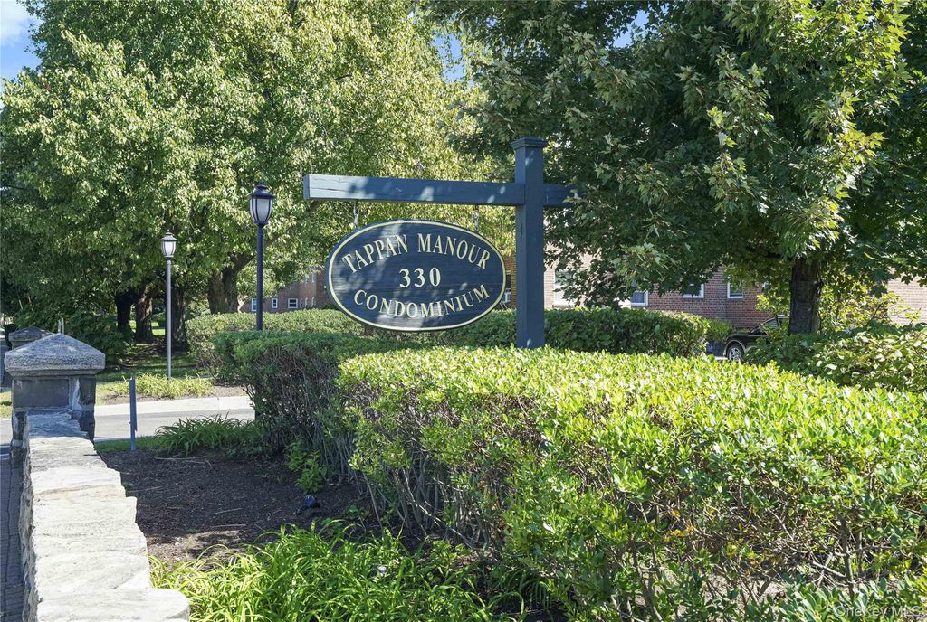 330 S Broadway D11, Tarrytown, NY 10591 — exterior
