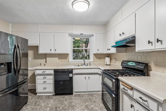 3011 High Street, Des Moines, IA 50312