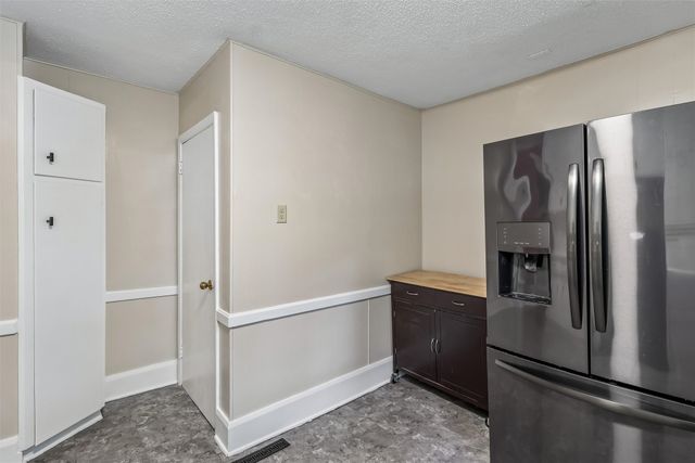 3011 High Street, Des Moines, IA 50312