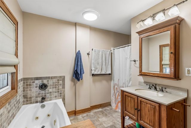 3011 High Street, Des Moines, IA 50312