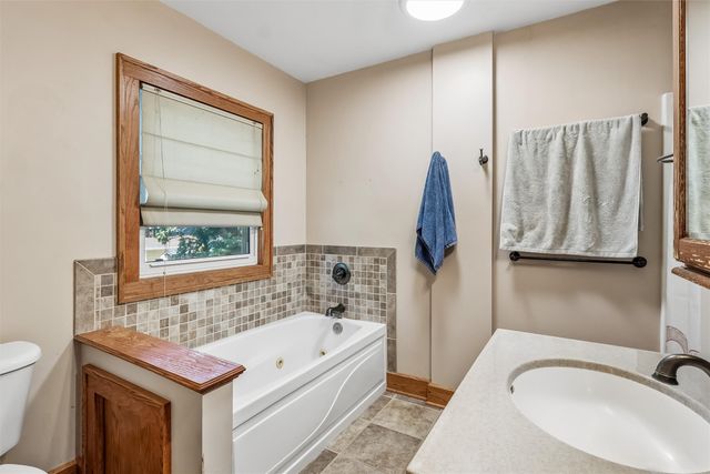 3011 High Street, Des Moines, IA 50312