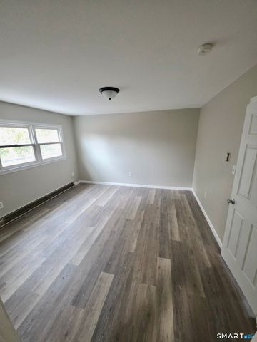 9 Peggy Lane, East Lyme, CT 06333