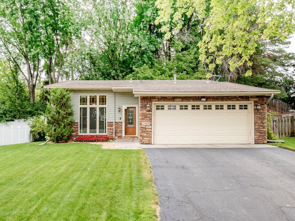 2565 Cochrane Drive, Woodbury, MN 55125 — photo 3