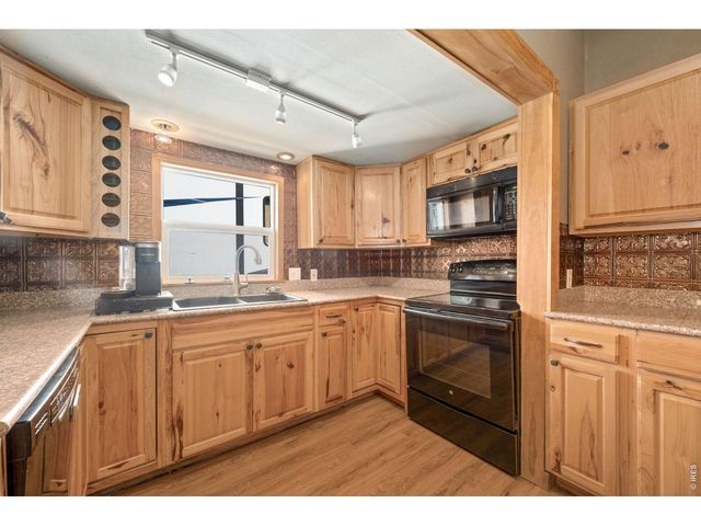 448 W 4th St, Loveland, CO 80537