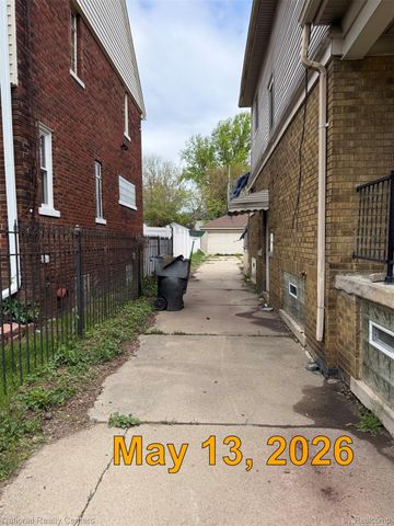 12631 Wilshire Drive, Detroit, MI 48213