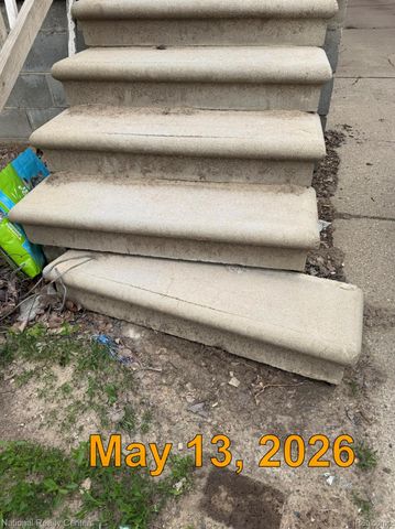 12631 Wilshire Drive, Detroit, MI 48213