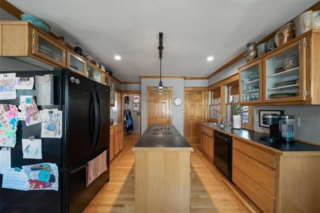 5901 Grand Avenue, Kansas City, MO 64113