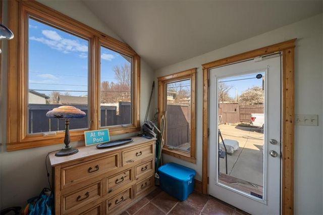 5901 Grand Avenue, Kansas City, MO 64113