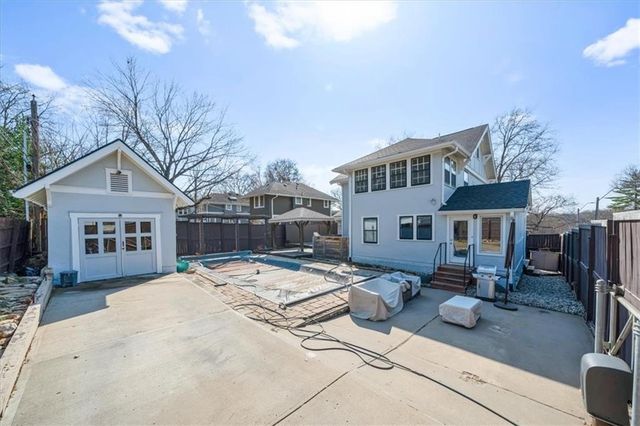 5901 Grand Avenue, Kansas City, MO 64113