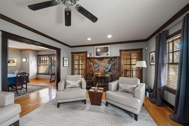 5901 Grand Avenue, Kansas City, MO 64113