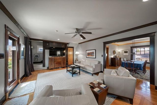 5901 Grand Avenue, Kansas City, MO 64113