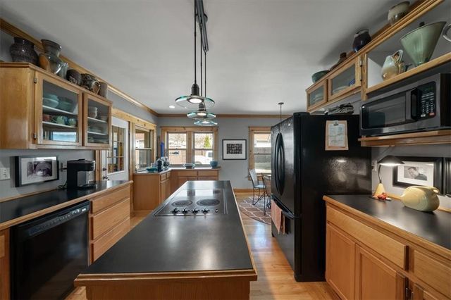 5901 Grand Avenue, Kansas City, MO 64113