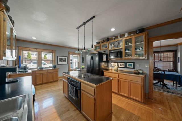 5901 Grand Avenue, Kansas City, MO 64113