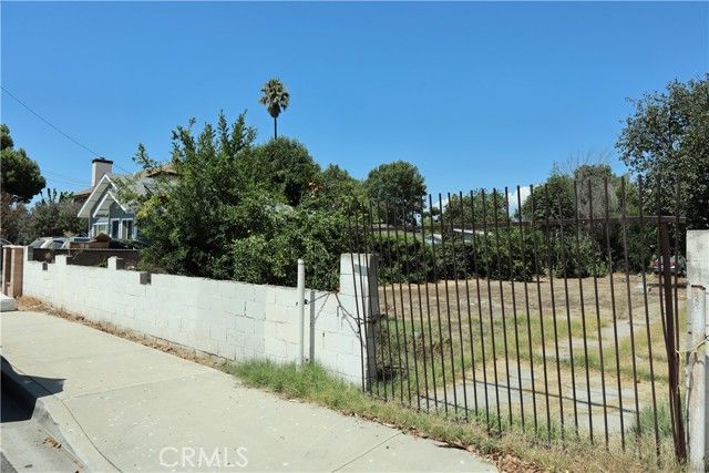 949 W GRAND AVE, Pomona, CA 91766