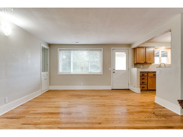 1255 E 24TH Ave, Eugene, OR 97403