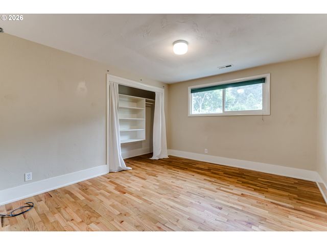 1255 E 24TH Ave, Eugene, OR 97403