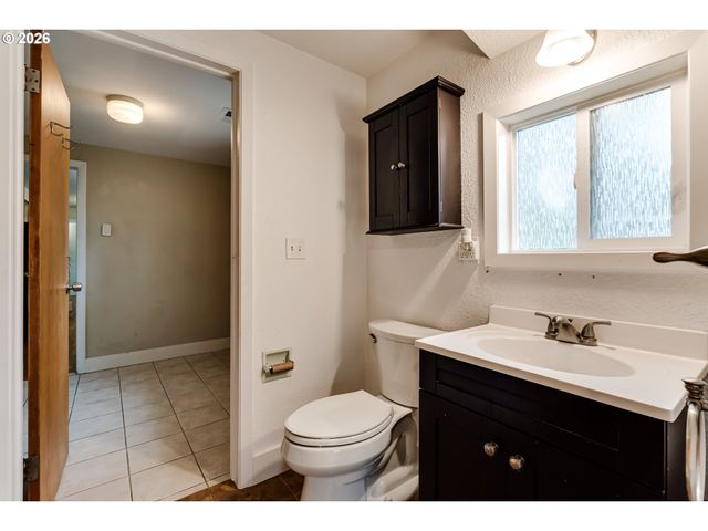 1255 E 24TH Ave, Eugene, OR 97403