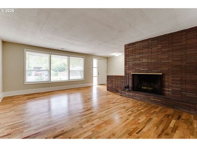 1255 E 24TH Ave, Eugene, OR 97403