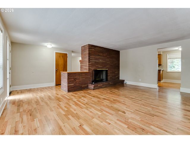1255 E 24TH Ave, Eugene, OR 97403