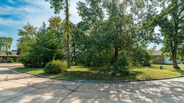 15 Stanford Court, Montgomery, TX 77356