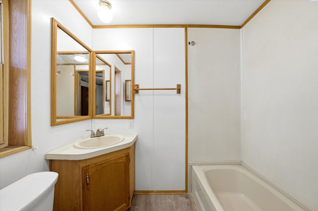 8 W Entiat Place, Kennewick, WA 99336