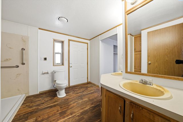 8 W Entiat Place, Kennewick, WA 99336