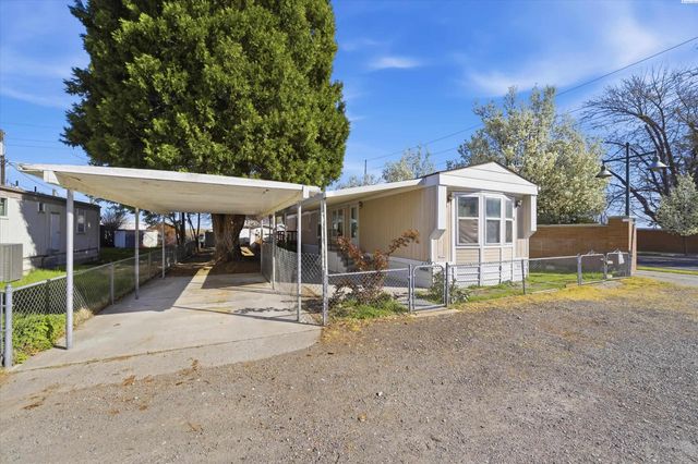 8 W Entiat Place, Kennewick, WA 99336