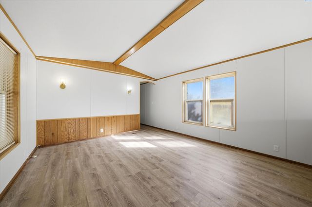 8 W Entiat Place, Kennewick, WA 99336