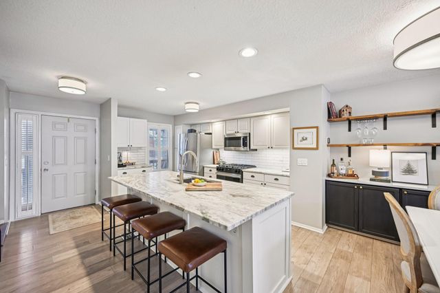 6517 Upper Lake Circle, Westerville, OH 43082