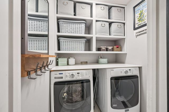 6517 Upper Lake Circle, Westerville, OH 43082