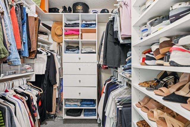 6517 Upper Lake Circle, Westerville, OH 43082