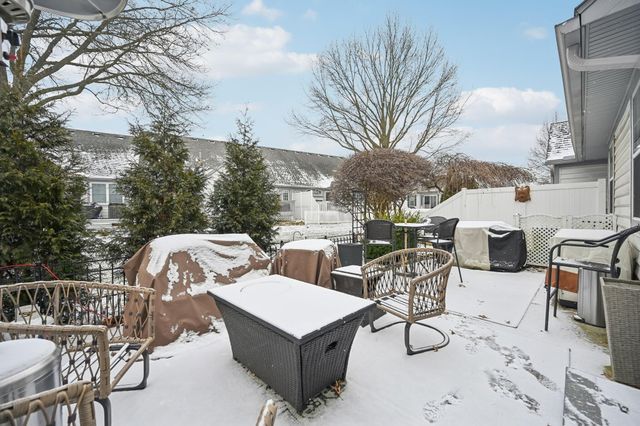 6517 Upper Lake Circle, Westerville, OH 43082