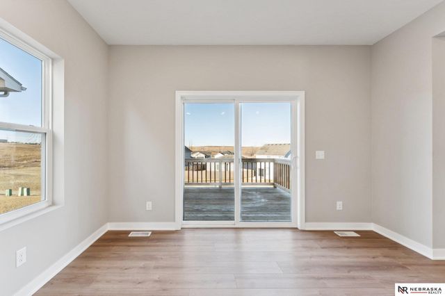 11302 Portage Circle, Papillion, NE 68046