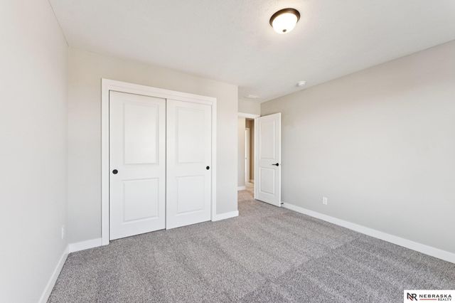 11302 Portage Circle, Papillion, NE 68046